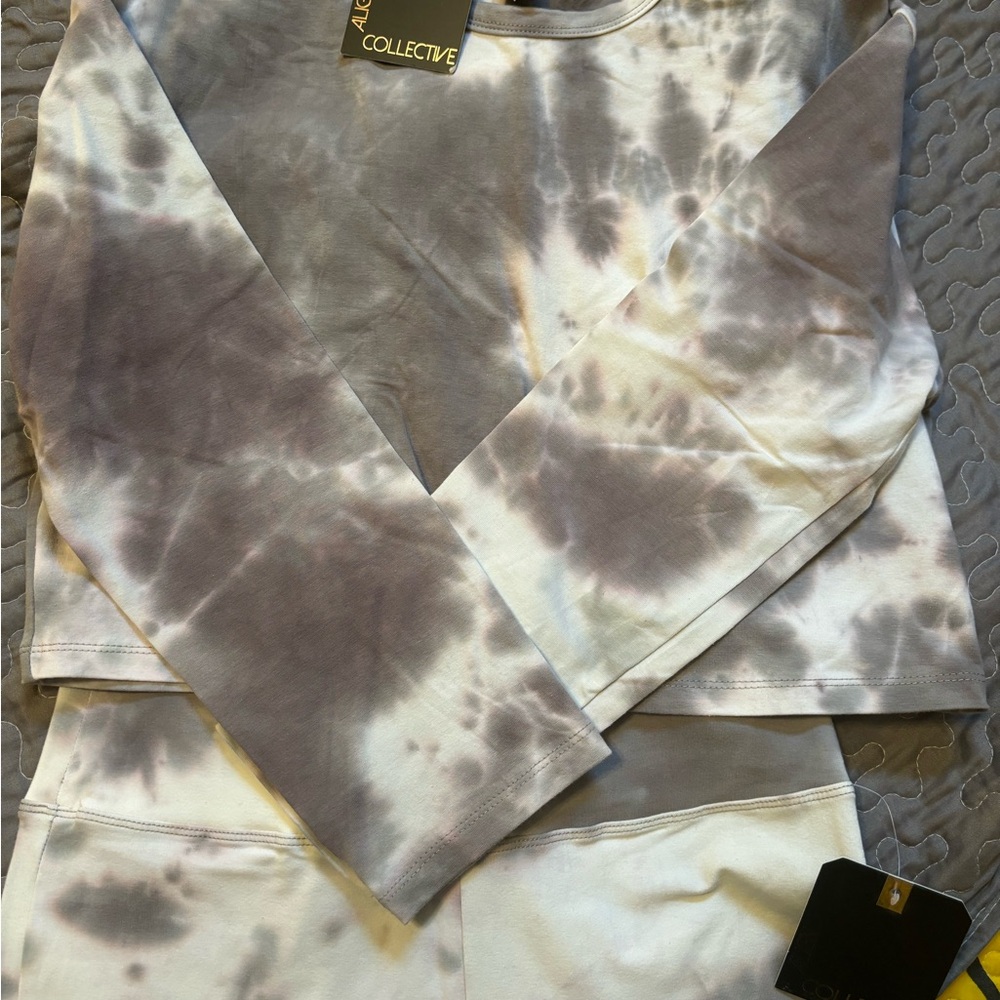 NWT Crop top and biker shorts 2 piece set Size Small and Medium